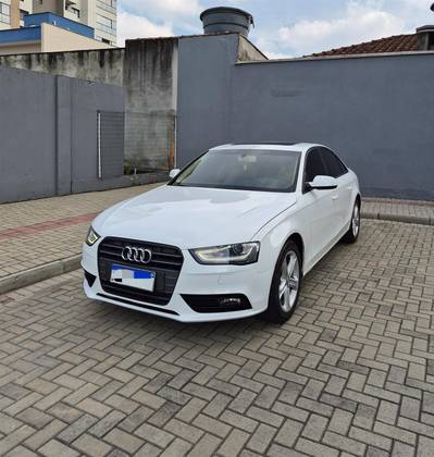 AUDI A4 2.0 TFSI AMBIENTE 183CV GASOLINA 4P MULTITRONIC AUDI A4 2.0 TFSI AMBIENTE 183CV GASOLINA 4P MULTITRONIC